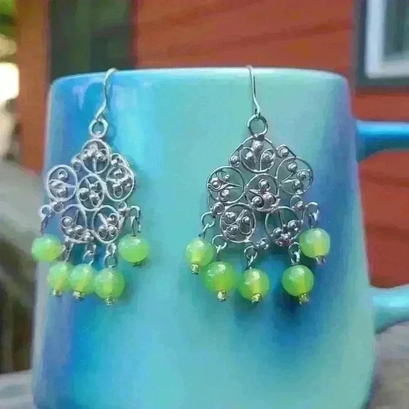 Vintage silver tone green gemstone beads earrings - Picture 4 of 16